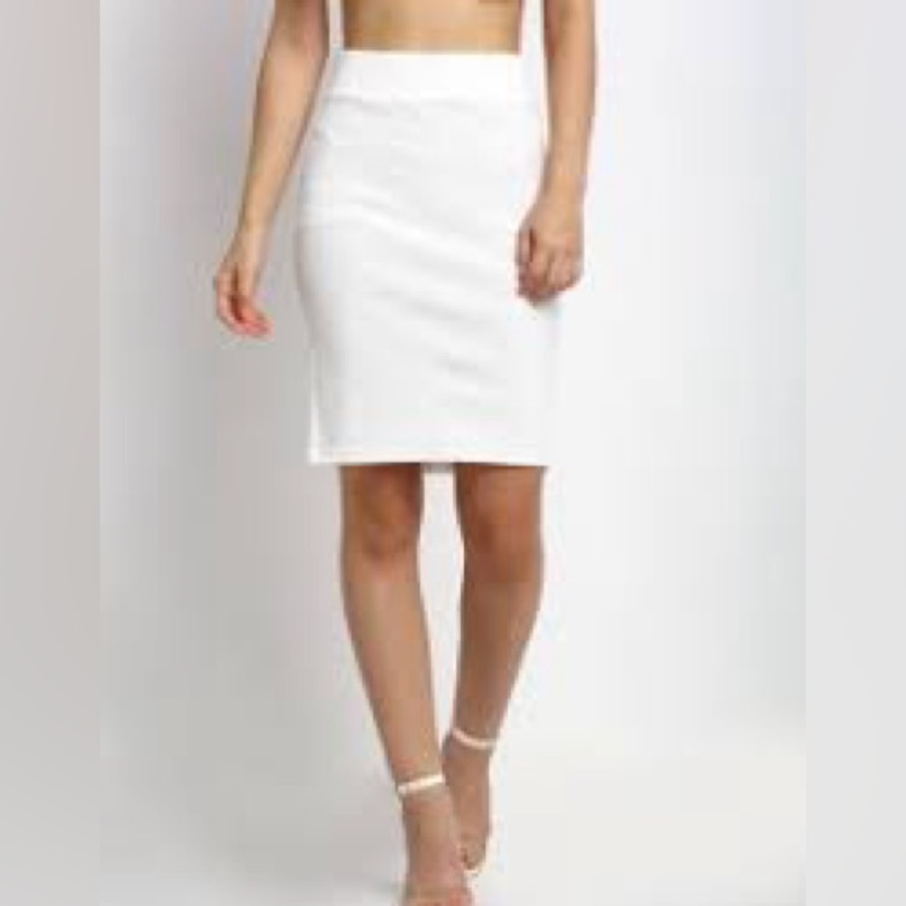 Suzy Shier white pencil skirt size 00 NWOT